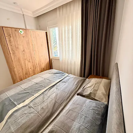 Apartment Konyaalti Plajina Yuerueme Mesafesinde Merkezi Konum Antalya
