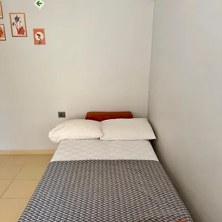 Konyaalti Plajina Yuerueme Mesafesinde Merkezi Konum