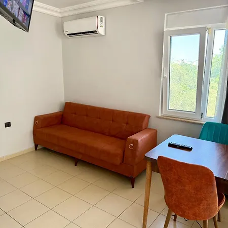 Apartment Konyaalti Plajina Yuerueme Mesafesinde Merkezi Konum *