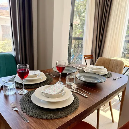 Konyaalti Plajina Yuerueme Mesafesinde Merkezi Konum * Antalya